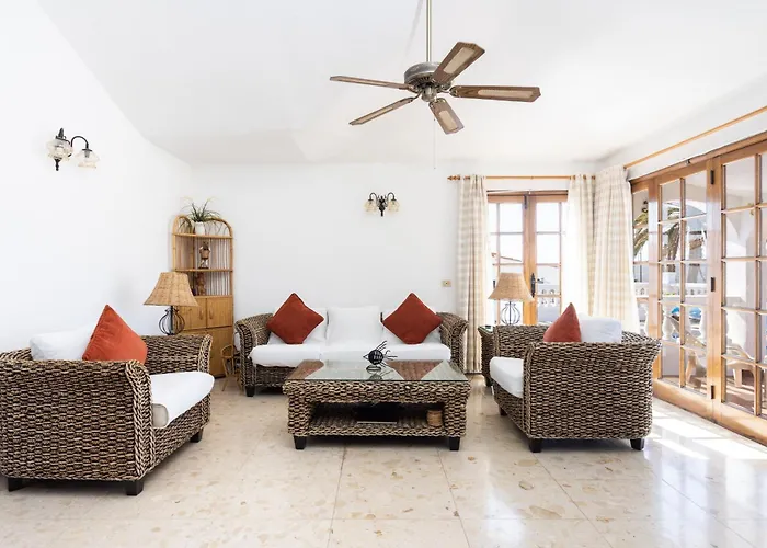 Colina Golf Excellent Holiday Home With Heated Pool